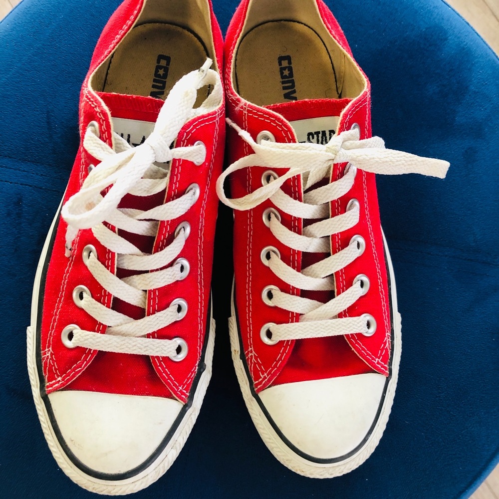 Red Low top AllStar Converse!!!! Women Size 8... Men size 6